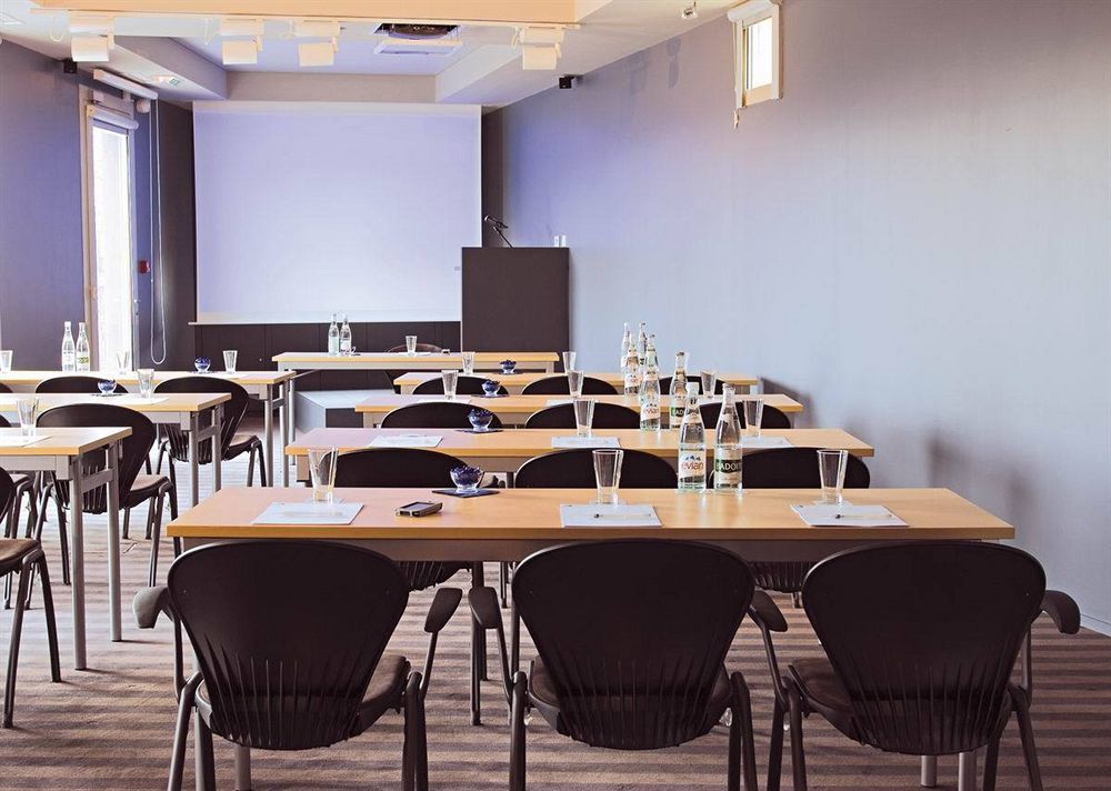 Standing Hotel Suites By Actisource Roissy-en-France Facilities photo